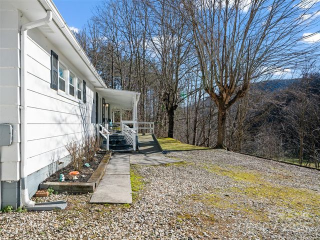 2850 Henson Creek Road, Newland, NC 28657