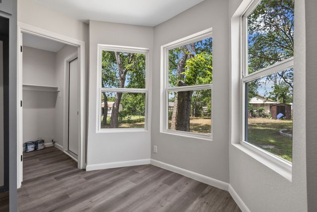 5512 Korth Street, Sansom Park, TX 76114