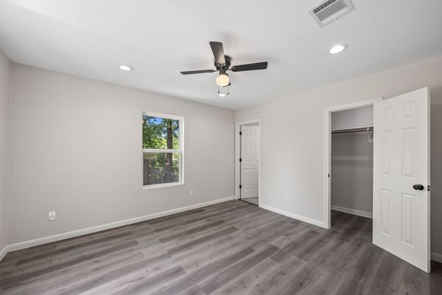 5512 Korth Street, Sansom Park, TX 76114