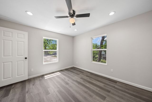 5512 Korth Street, Sansom Park, TX 76114