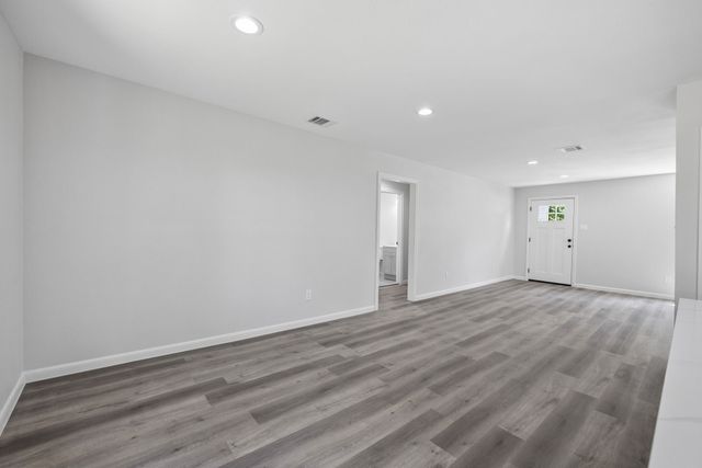 5512 Korth Street, Sansom Park, TX 76114