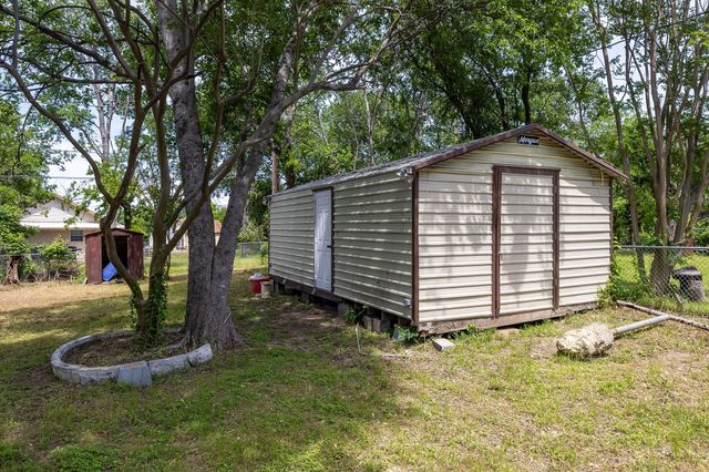 5512 Korth Street, Sansom Park, TX 76114