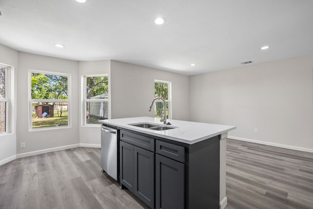 5512 Korth Street, Sansom Park, TX 76114