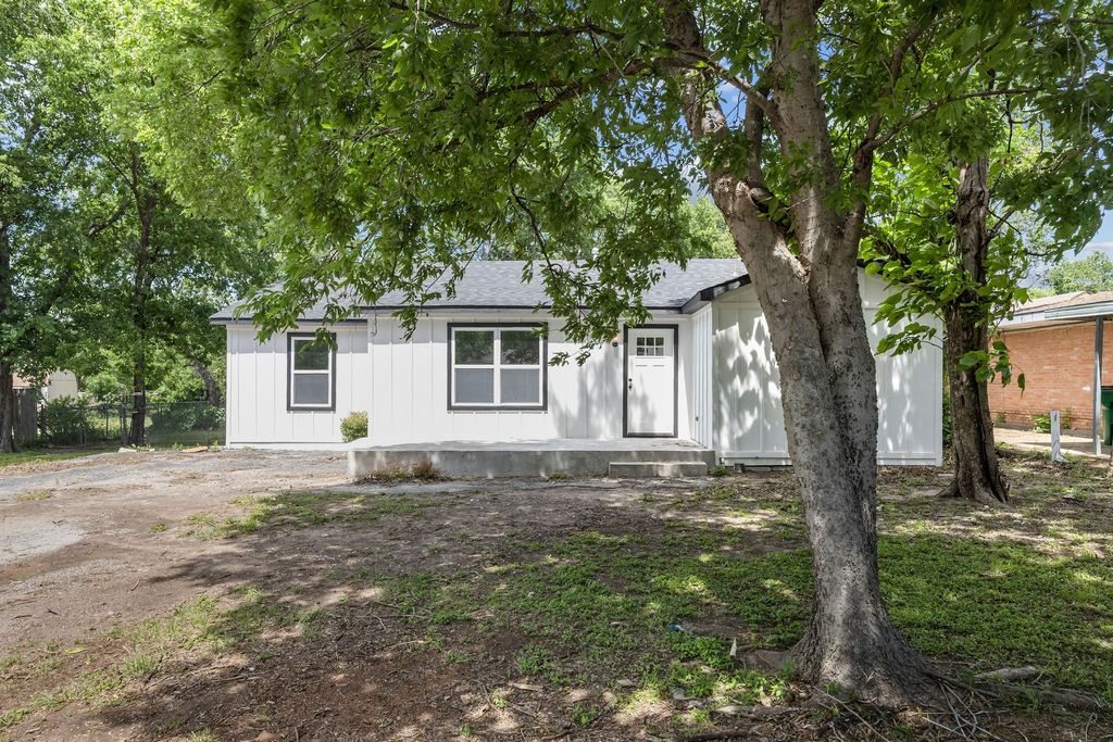 5512 Korth Street, Sansom Park, TX 76114