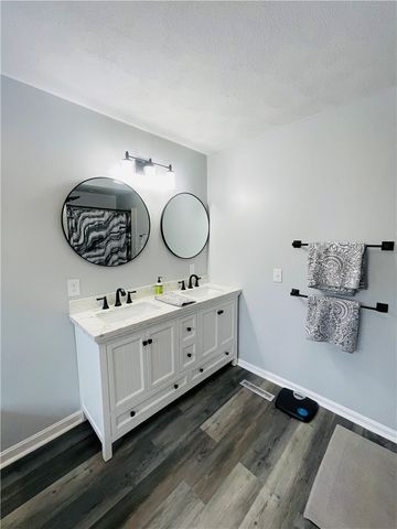 290 Mile Road, Coventry, RI 02816