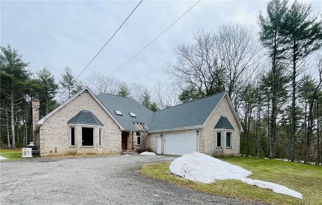 290 Mile Road, Coventry, RI 02816