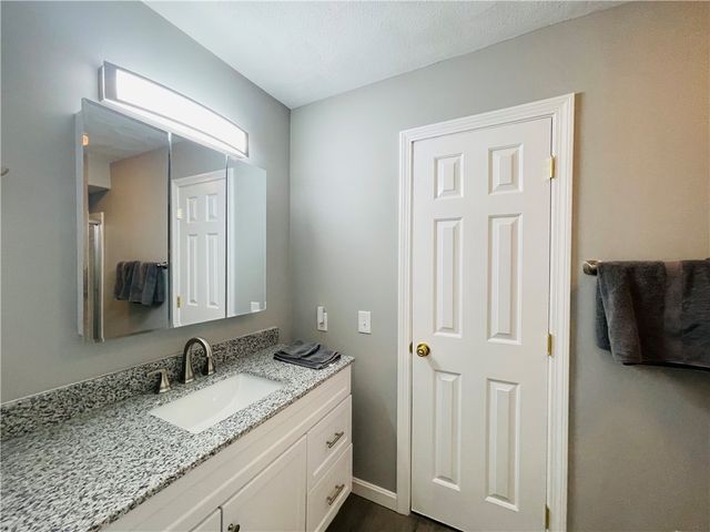 290 Mile Road, Coventry, RI 02816