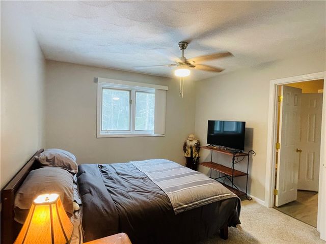 290 Mile Road, Coventry, RI 02816