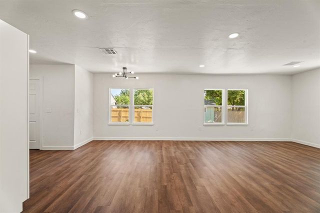 4111 S Oklahoma Avenue, Oklahoma City, OK 73129