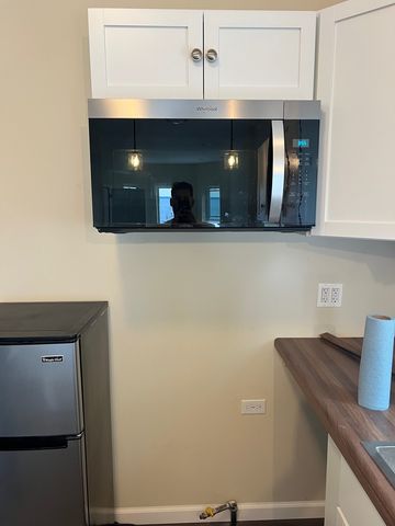 745 S KOLMAR Avenue, Chicago, IL 60624