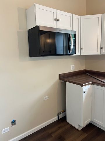 745 S KOLMAR Avenue, Chicago, IL 60624