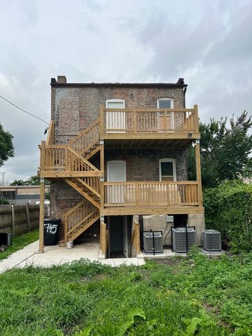 745 S KOLMAR Avenue, Chicago, IL 60624