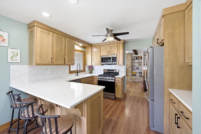 3238 Hawthorne LANE, Hartford, WI 53027