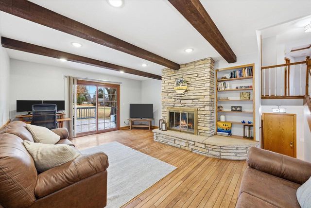 3238 Hawthorne LANE, Hartford, WI 53027