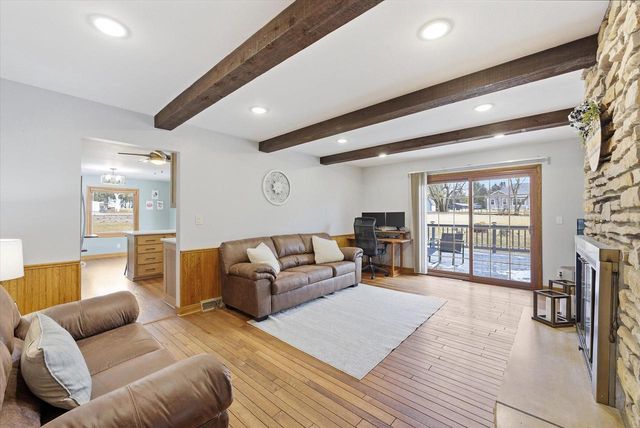 3238 Hawthorne LANE, Hartford, WI 53027