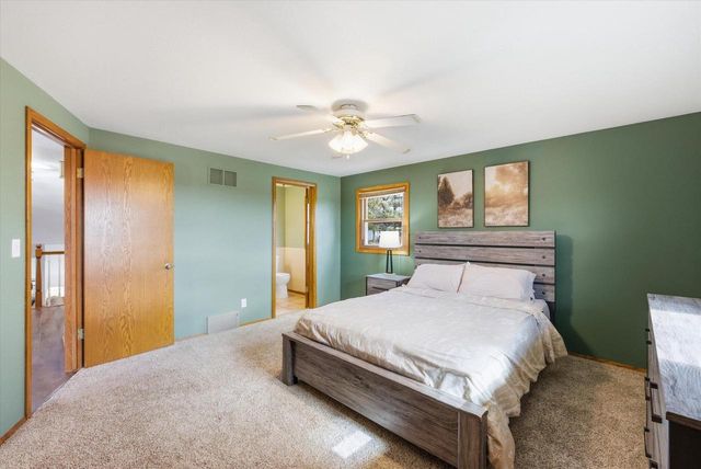 3238 Hawthorne LANE, Hartford, WI 53027