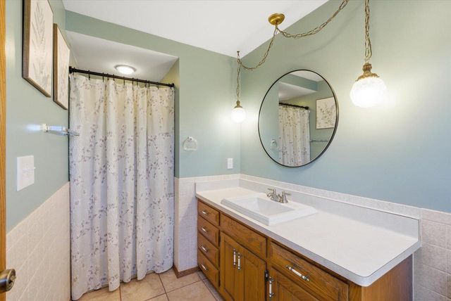 3238 Hawthorne LANE, Hartford, WI 53027