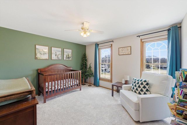 3238 Hawthorne LANE, Hartford, WI 53027