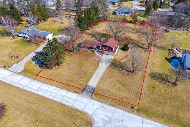 3238 Hawthorne LANE, Hartford, WI 53027