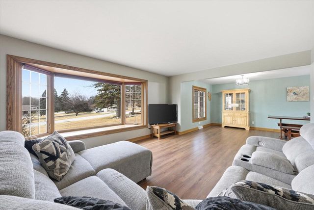 3238 Hawthorne LANE, Hartford, WI 53027