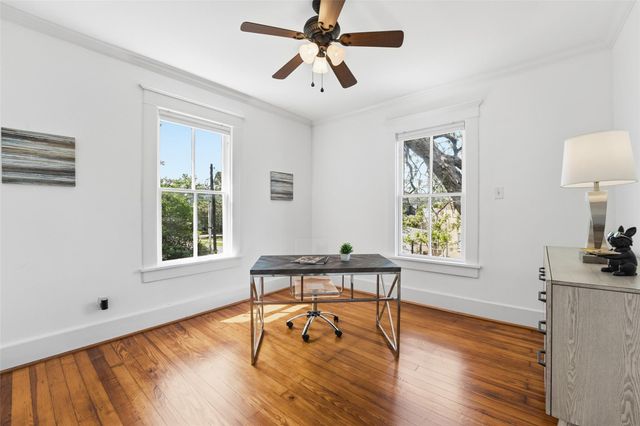 1902 Driscoll Street, Houston, TX 77019