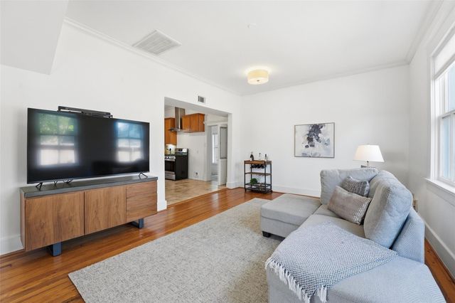 1902 Driscoll Street, Houston, TX 77019