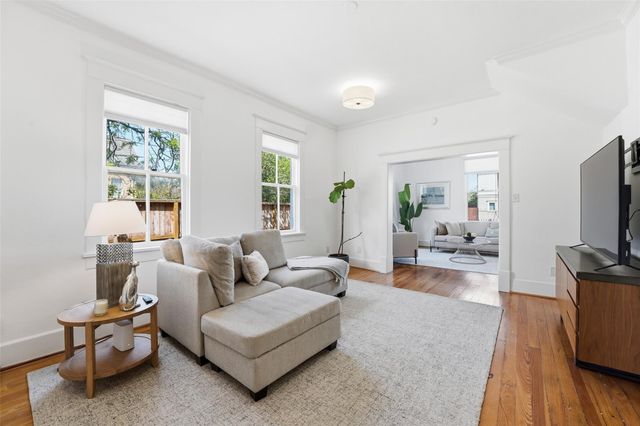 1902 Driscoll Street, Houston, TX 77019