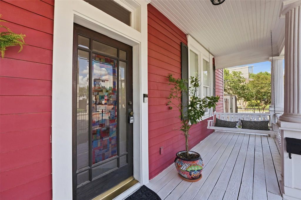 1902 Driscoll Street, Houston, TX 77019