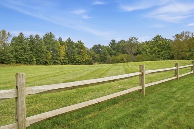 8908 Philmont Curve Drive, Blacklick, OH 43004