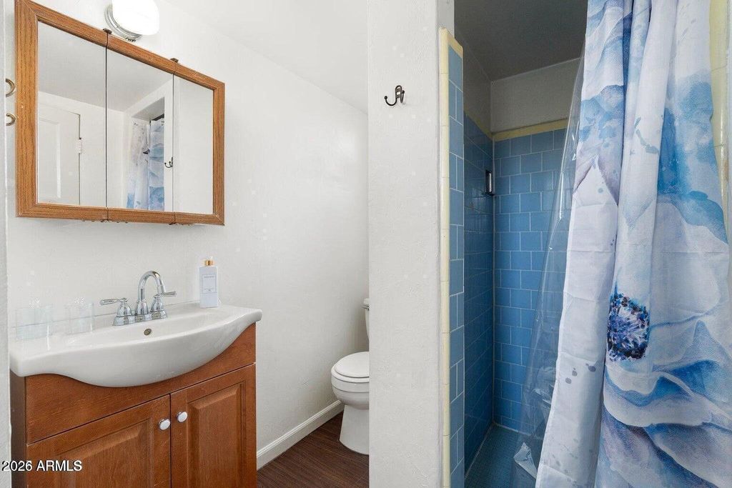 Image 15 of property listing at 4245 N 16TH Drive, Phoenix, AZ 85015