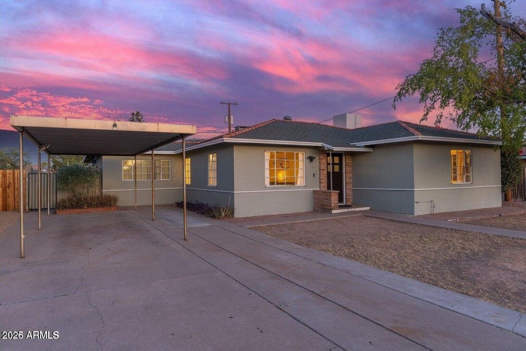 Image 2 of property listing at 4245 N 16TH Drive, Phoenix, AZ 85015