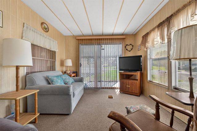 39213 FLORA AVENUE, Zephyrhills, FL 33542