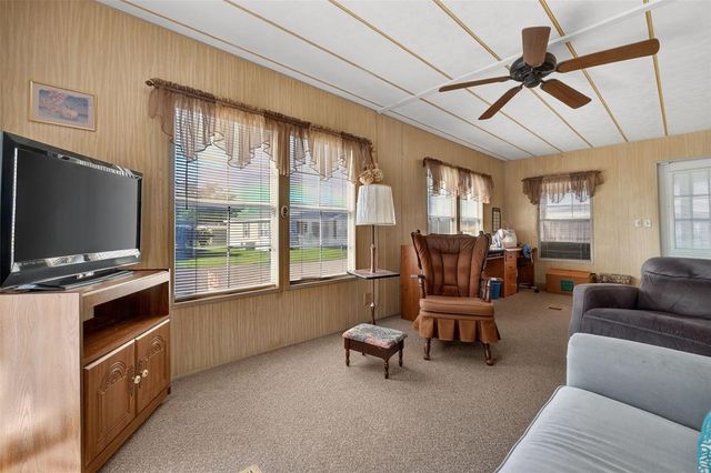 39213 FLORA AVENUE, Zephyrhills, FL 33542