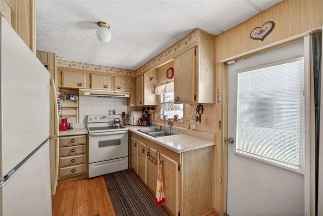 39213 FLORA AVENUE, Zephyrhills, FL 33542