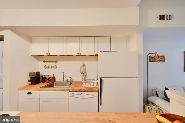 3 HAMBURG ST E, Baltimore, MD 21230