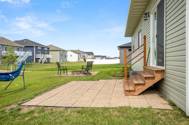 7401 27th Street S, Fargo, ND 58104