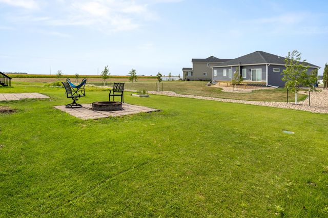7401 27th Street S, Fargo, ND 58104
