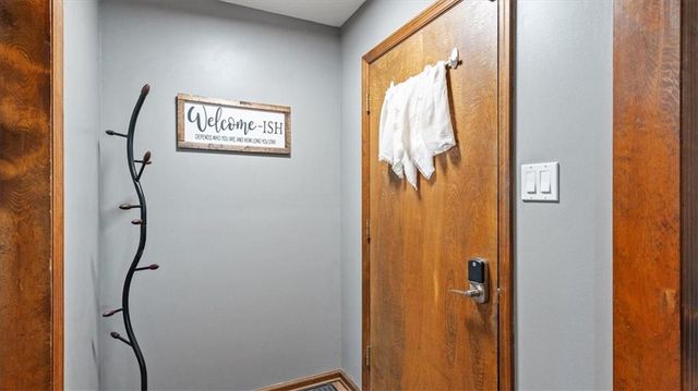 1015 Mount Calvary Road, Lansing, KS 66043