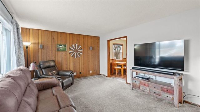 1015 Mount Calvary Road, Lansing, KS 66043