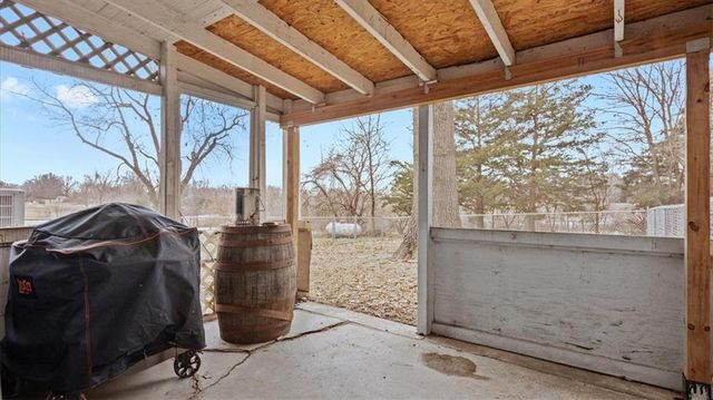 1015 Mount Calvary Road, Lansing, KS 66043