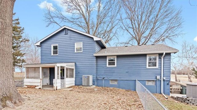 1015 Mount Calvary Road, Lansing, KS 66043