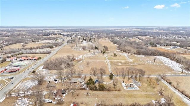 1015 Mount Calvary Road, Lansing, KS 66043