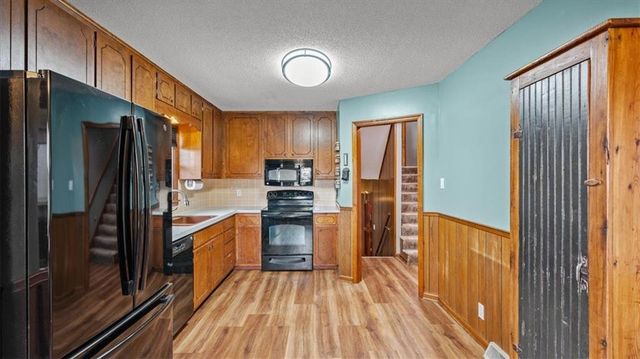 1015 Mount Calvary Road, Lansing, KS 66043