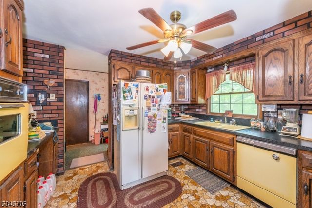 992 Stillwater Rd, Stillwater Twp., NJ 07860