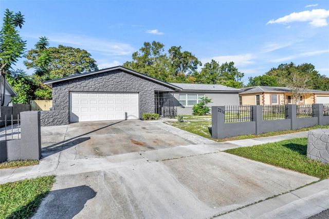 2216 CHERBOURG COURT, Orlando, FL 32808