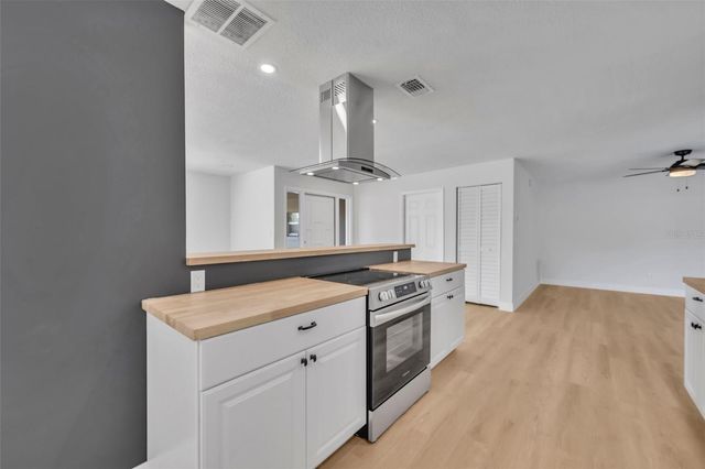 2216 CHERBOURG COURT, Orlando, FL 32808