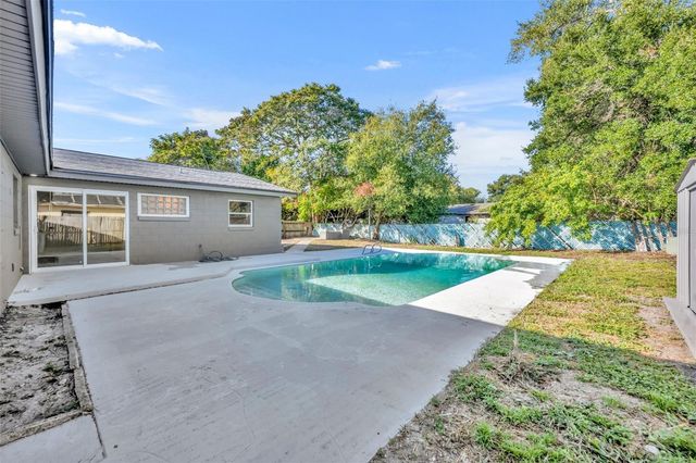 2216 CHERBOURG COURT, Orlando, FL 32808