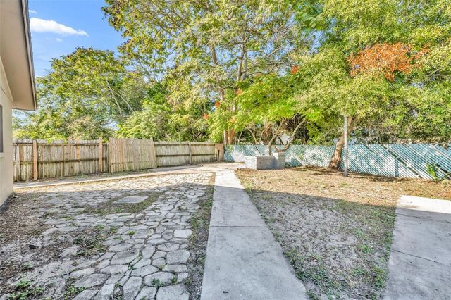 2216 CHERBOURG COURT, Orlando, FL 32808