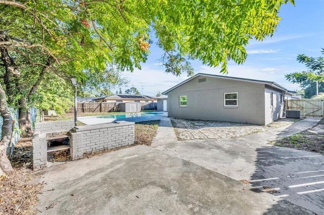 2216 CHERBOURG COURT, Orlando, FL 32808