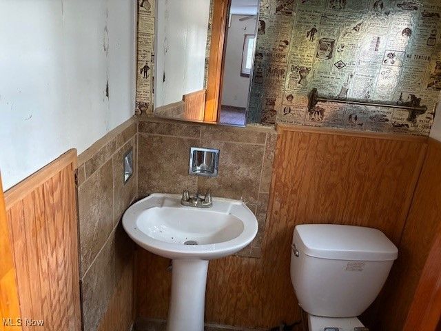 1700 Karg Drive, Akron, OH 44313